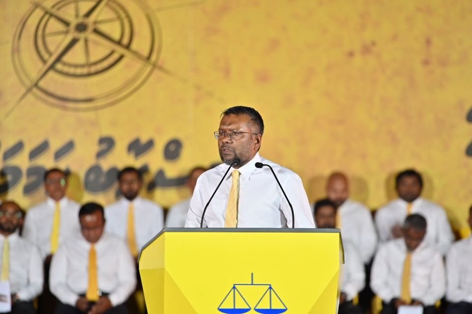 އައިޑީކާޑު ޔުނިޓްގެ ވެރިން އެތަނުގެ ތެރޭގައި ޕީއެންސީގެ ފޯމު ފުރިކަމަށް އިޢުތިރާފުވެފައިވާތީ، ޕީއެންސީން އިލެކްޝަންސް އަށް ހުށަހެޅި ފޯމުތައް ބާތިލްކުރަން ޖެހޭނެ: ފައްޔާޒް